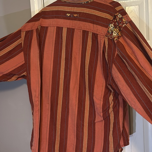 Tommy Bahama Men’s Dress Shirt - Picture 5 of 8